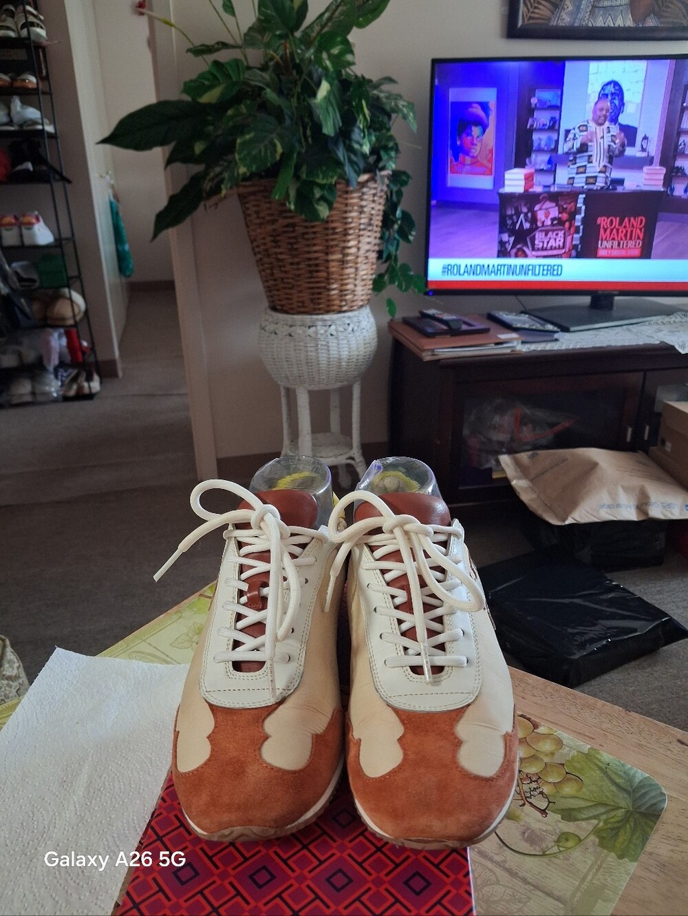 Tory Burch Tan, Brown & White Leather Suede Low-Top Trainers Size 7.5 - Picture 11 of 13